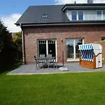 Inselparadies - Neubauwohnung Mit Grosser Terrasse, Strandkorb Und Garten. * Wangerooge