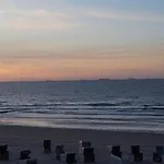 Inselparadies - Neubauwohnung Mit Grosser Terrasse, Strandkorb Und Garten. * Wangerooge