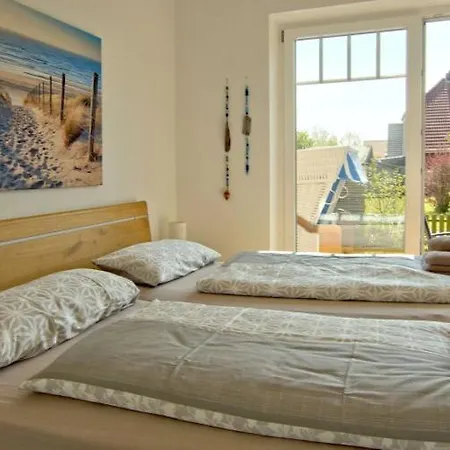 Inselparadies - Neubauwohnung Mit Grosser Terrasse, Strandkorb Und Garten. Wangerooge