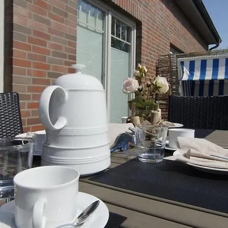 Inselparadies - Neubauwohnung Mit Grosser Terrasse, Strandkorb Und Garten. * ヴァンガーオーゲ