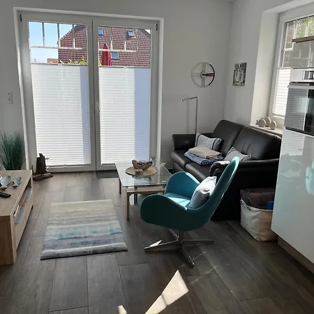Inselparadies - Neubauwohnung Mit Grosser Terrasse, Strandkorb Und Garten. * Wangerooge